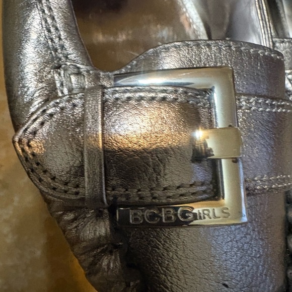 BCBG Metallic Pewter Leather Flats with Buckle - Picture 12 of 14